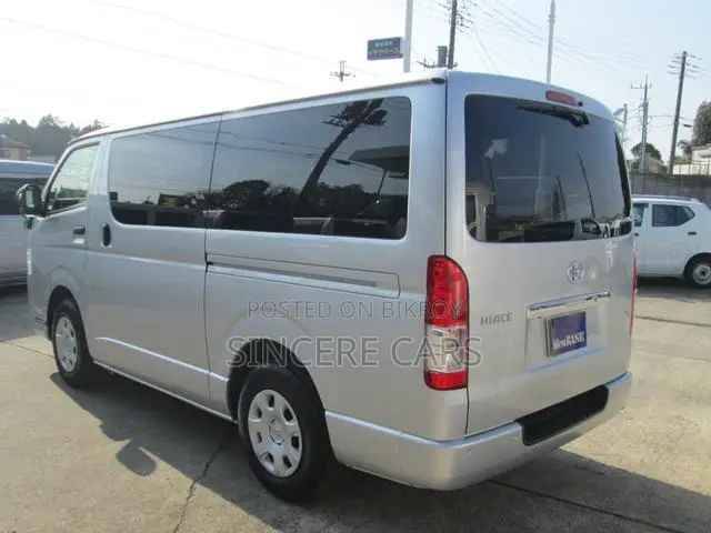 Toyota HiAce 2021 Silver