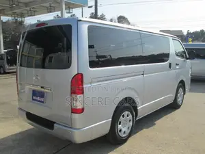 Toyota HiAce 2021 Silver