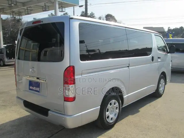 Toyota HiAce 2021 Silver