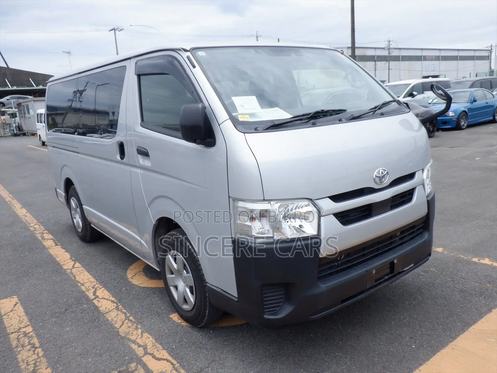 Toyota HiAce 2021 Silver