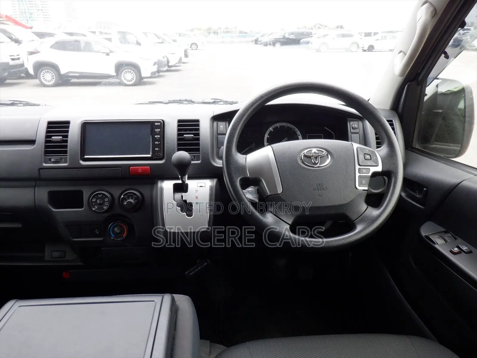 Toyota HiAce 2021 Silver