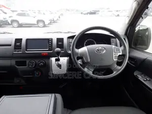 Toyota HiAce 2021 Silver