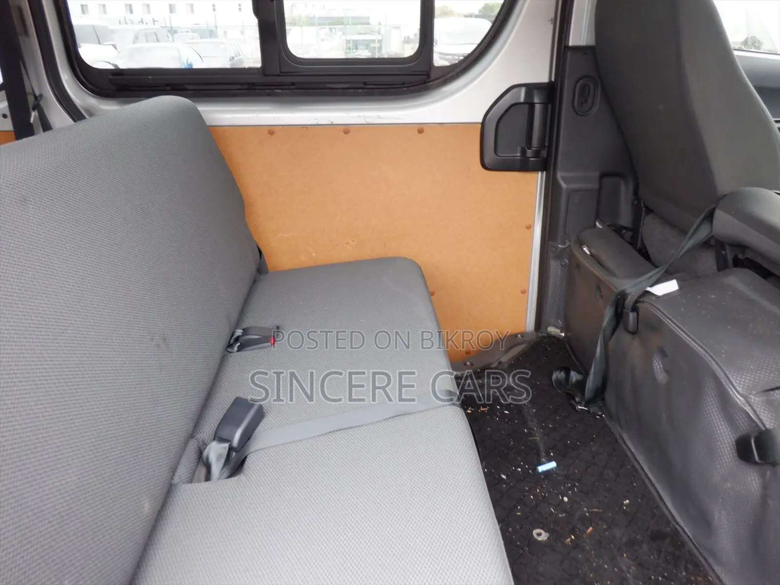 Toyota HiAce 2021 Silver