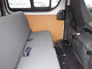 Toyota HiAce 2021 Silver