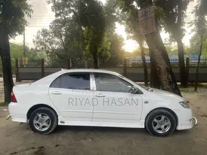 Toyota Corolla Sedan 2005 White