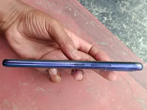 Vivo Y50 128 GB