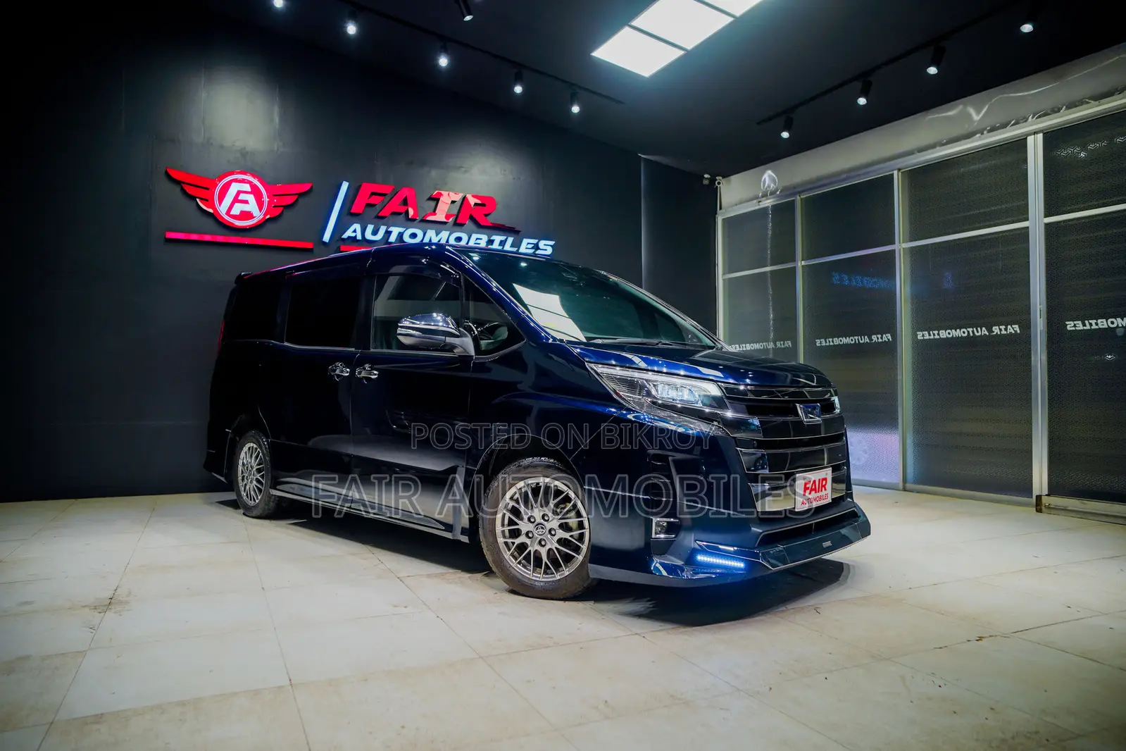Toyota Noah 2021 Blue