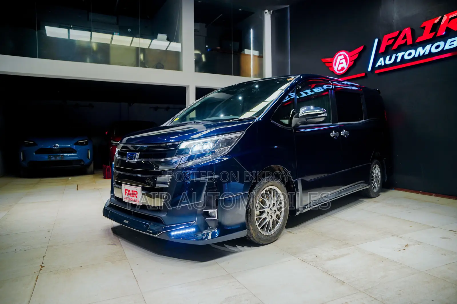 Toyota Noah 2021 Blue