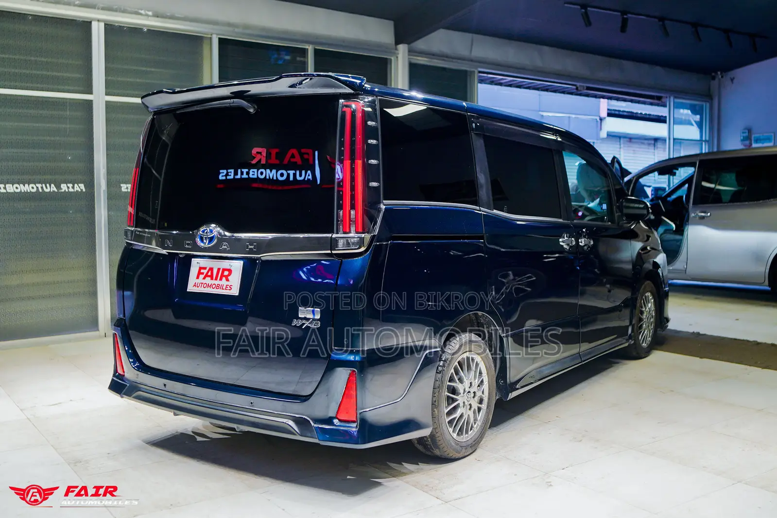 Toyota Noah 2021 Blue