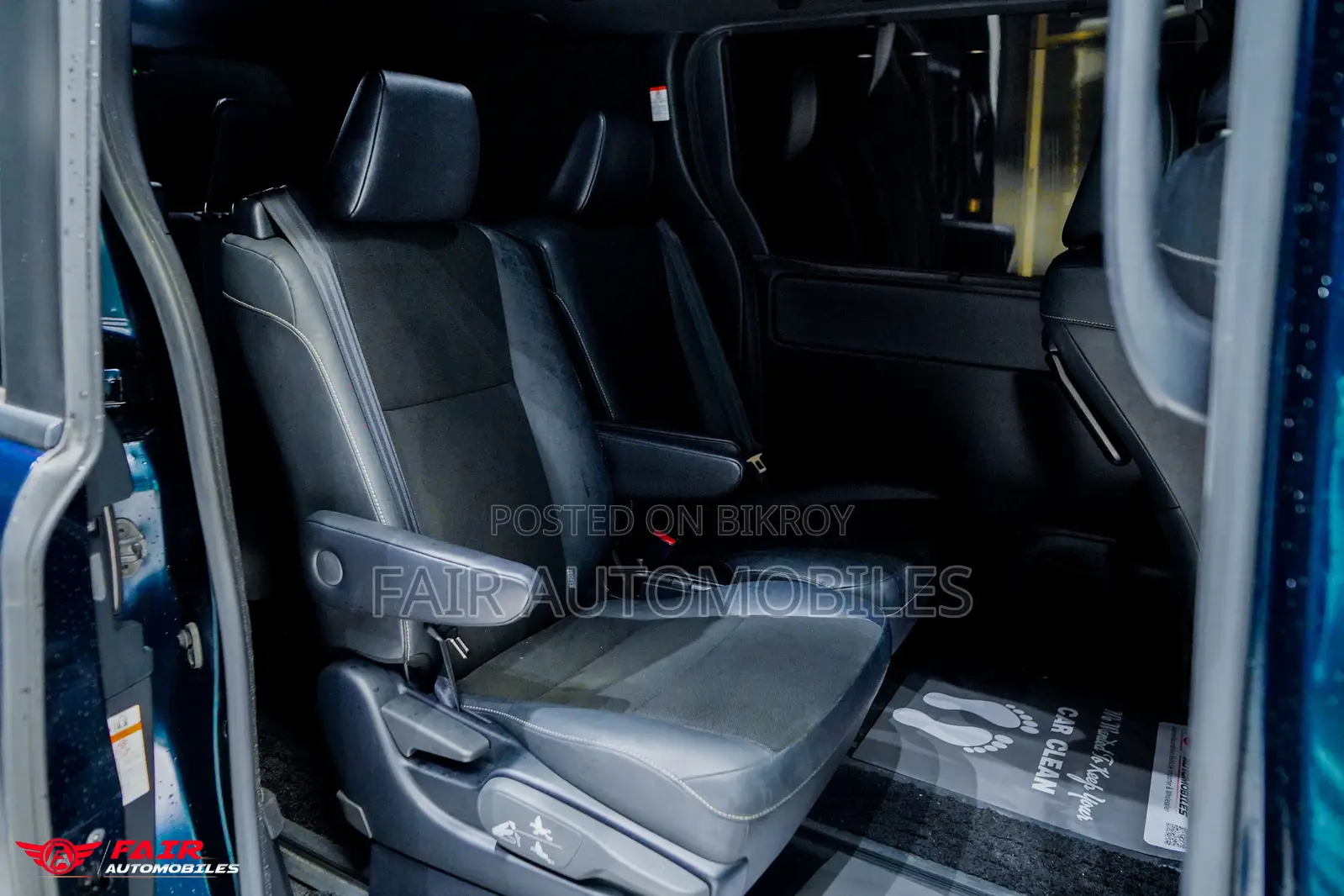 Toyota Noah 2021 Blue