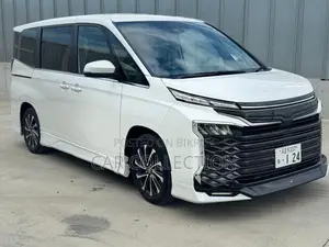 Toyota Voxy 2023 Pearl