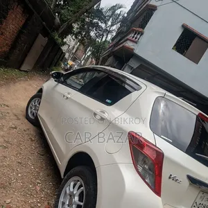 Toyota Vitz 1.3 FWD 5dr 2012 Pearl