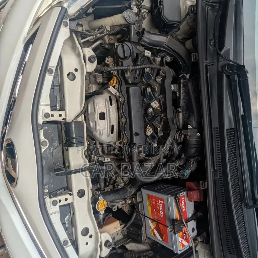 Toyota Vitz 1.3 FWD 5dr 2012 Pearl