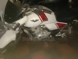 বাজাজ ভি১৫ ২০১৮ সাদা