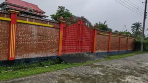 দক্ষিণ মুখি ৫ কাঠা ১৮ নং সেক্টরে।