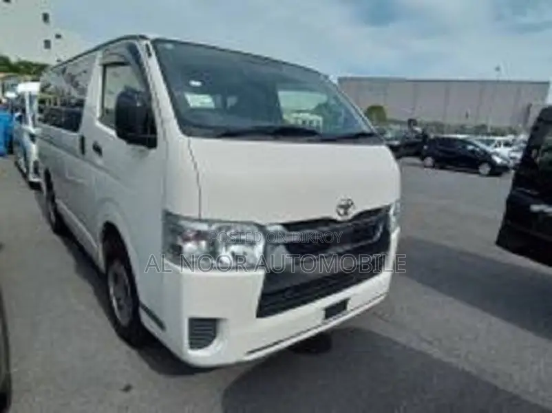 Toyota HiAce 2021 White