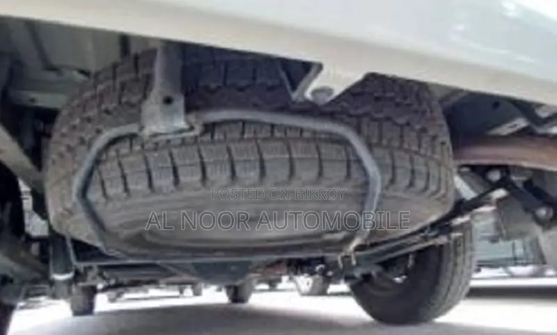 Toyota HiAce 2021 White