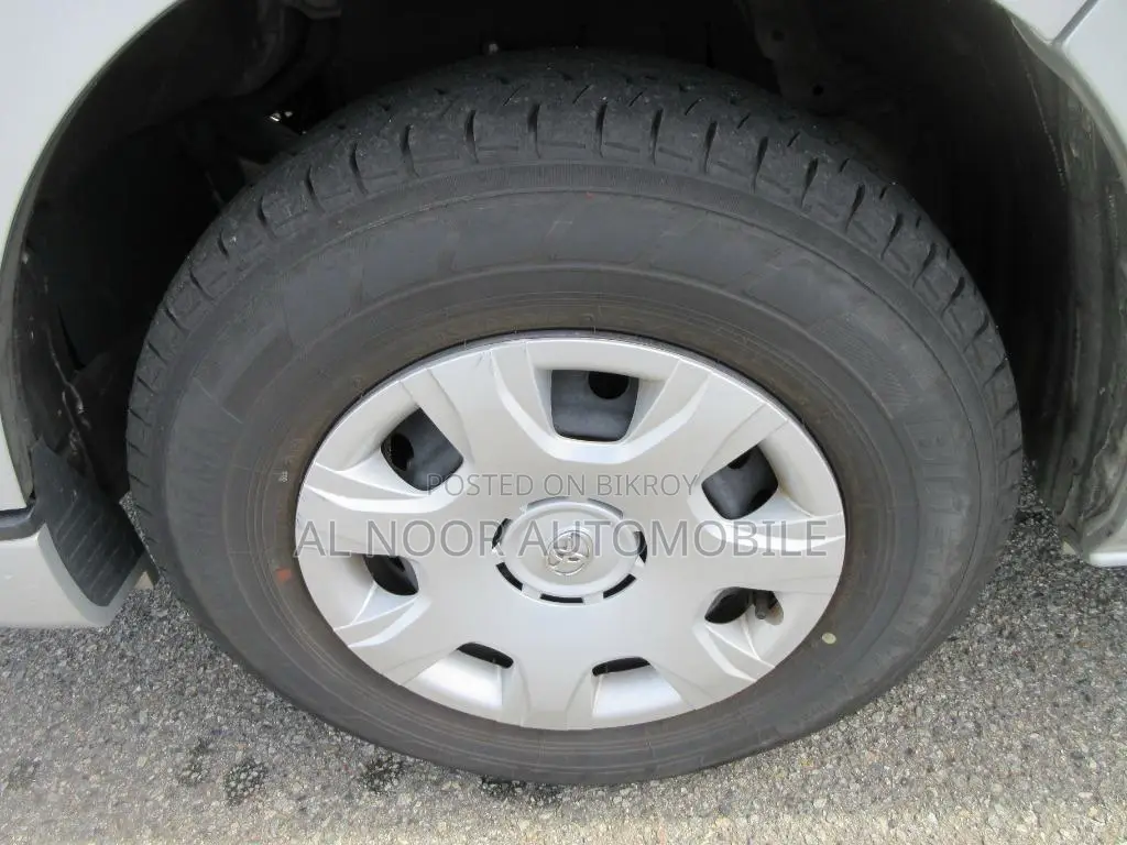 Toyota HiAce 2021 Silver