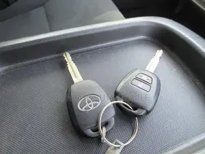 Toyota HiAce 2021 Silver