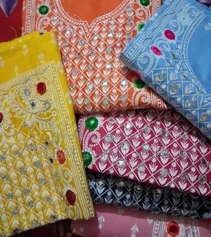 ফ্যাশনেবল লেডিস থ্রি-পিস