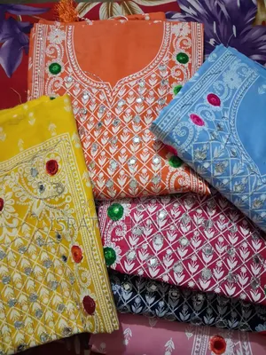 ফ্যাশনেবল লেডিস থ্রি-পিস