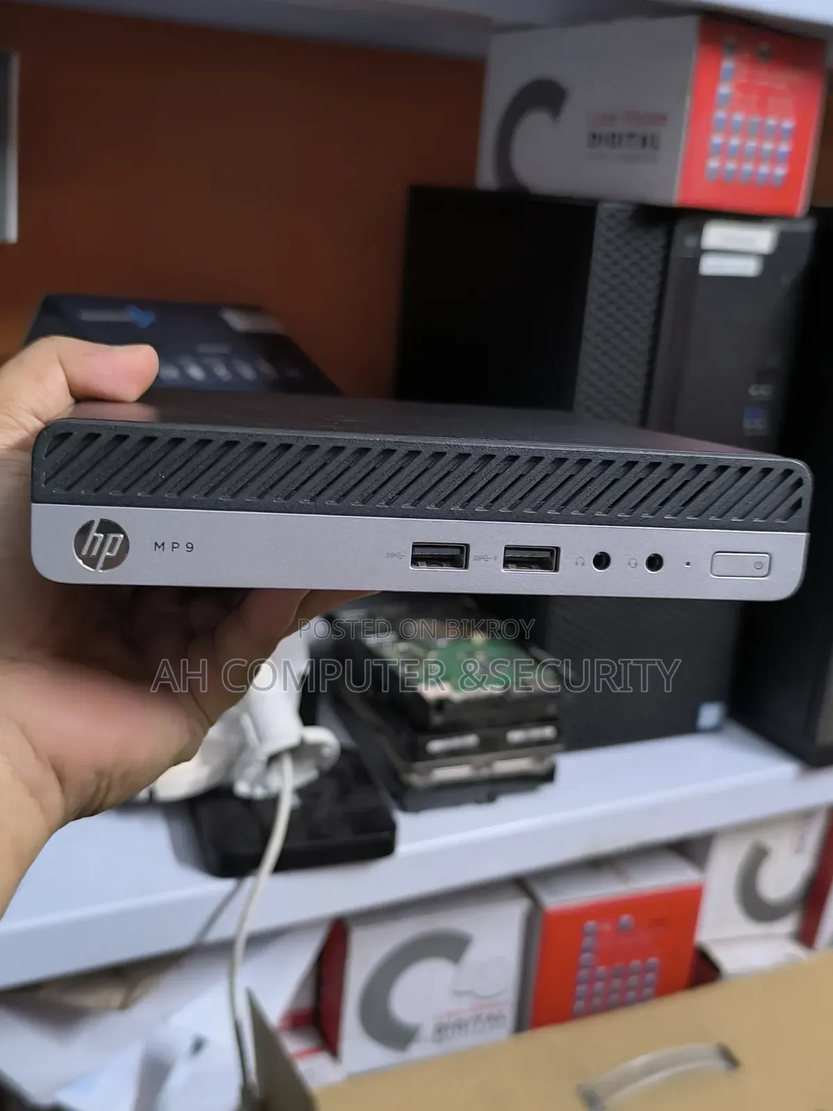 ডেস্কটপ কম্পিউটার HP EliteDesk 800 G4 8GB ইন্টেল SSD 256GB