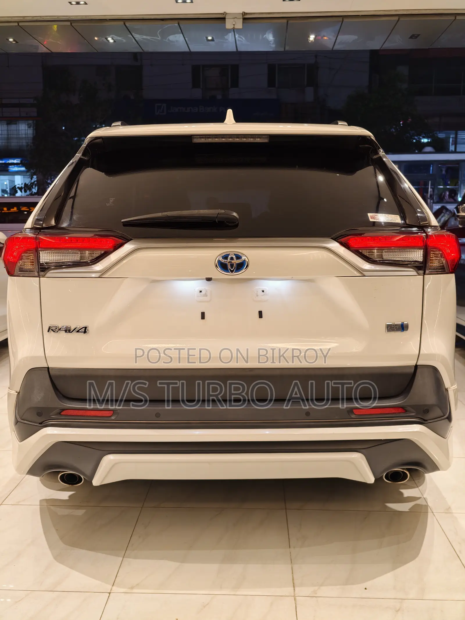 Toyota RAV4 Hybrid 2020 Pearl