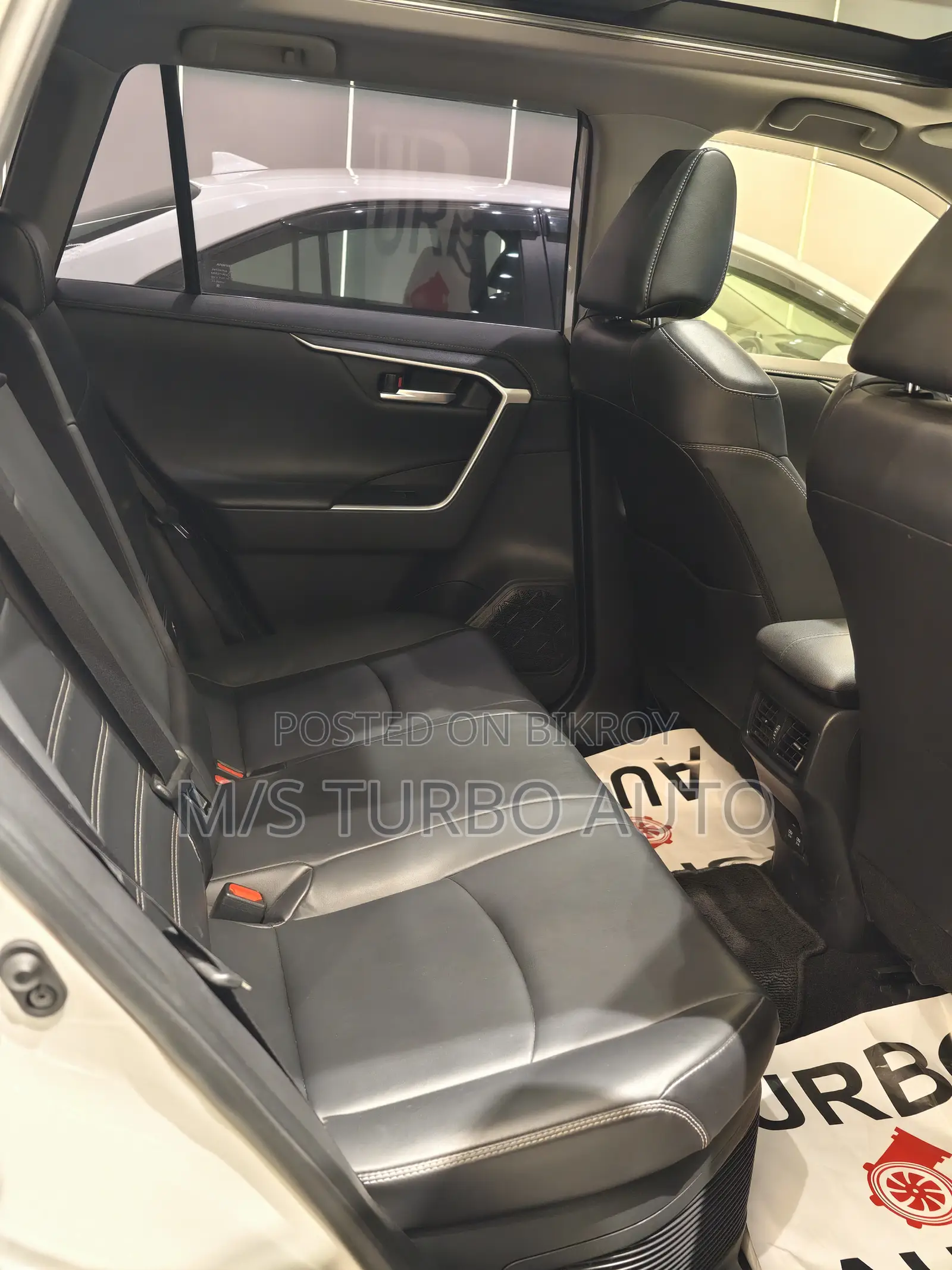 Toyota RAV4 Hybrid 2020 Pearl