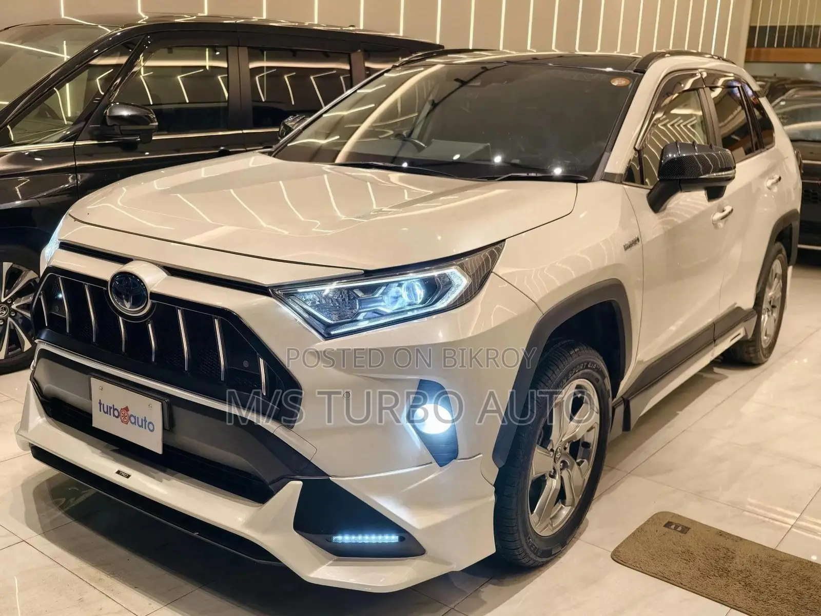 Toyota RAV4 Hybrid 2020 Pearl