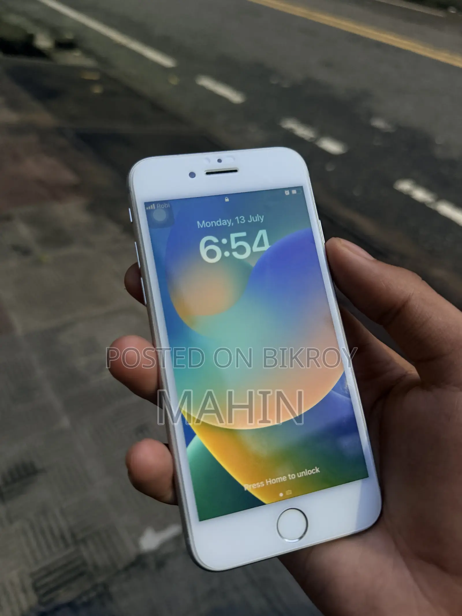 Apple iPhone 8 64 GB White