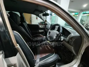 টয়োটা করোলা ২০০০ পার্ল
