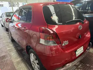 Toyota Vitz 1.3 AWD 5-door 2010 Red