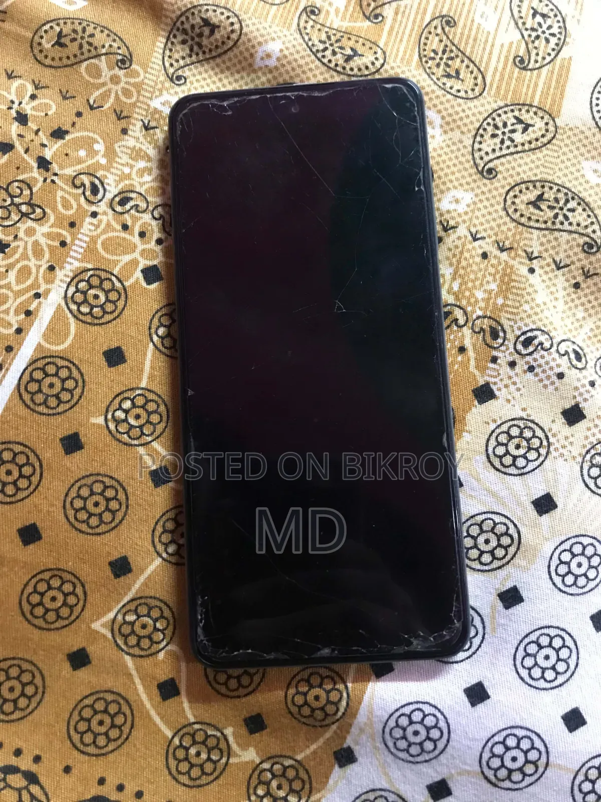 রিয়েলমি ১২ ৫জি ১২৮ জিবি