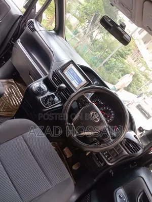 Toyota Noah 2.0 FWD (8 Seater) 2014 Purple