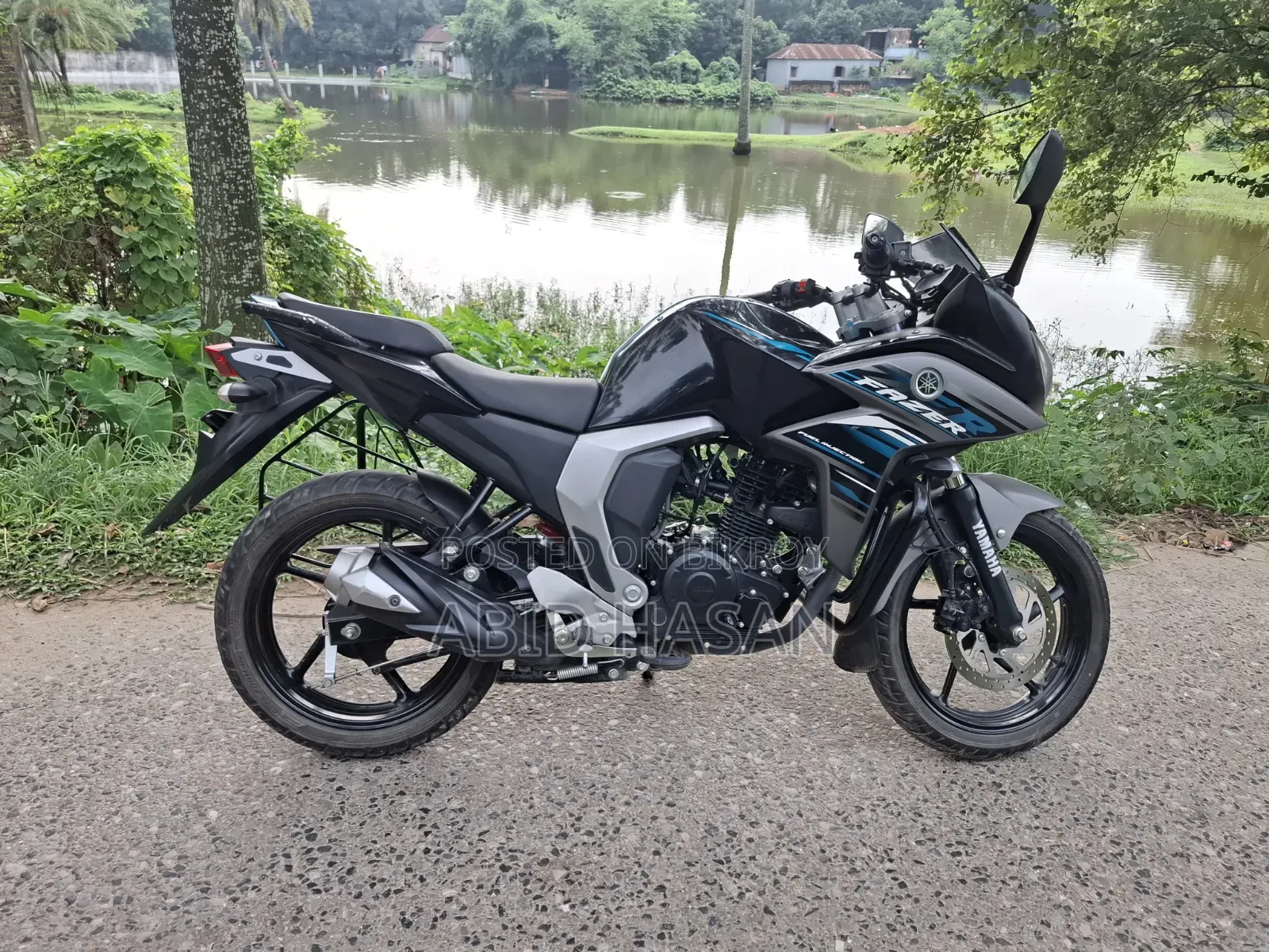 New Yamaha YZF-R 2025 Black