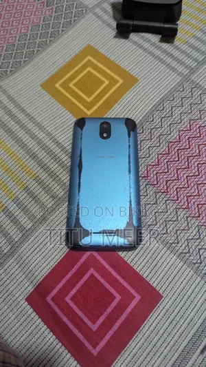 ওয়ালটন ব্লু