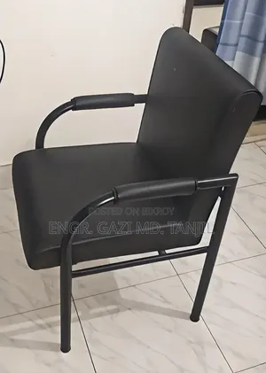 চেয়ার বিক্রি হবে!