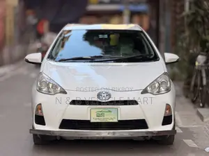 Toyota Aqua G 2014 Pearl