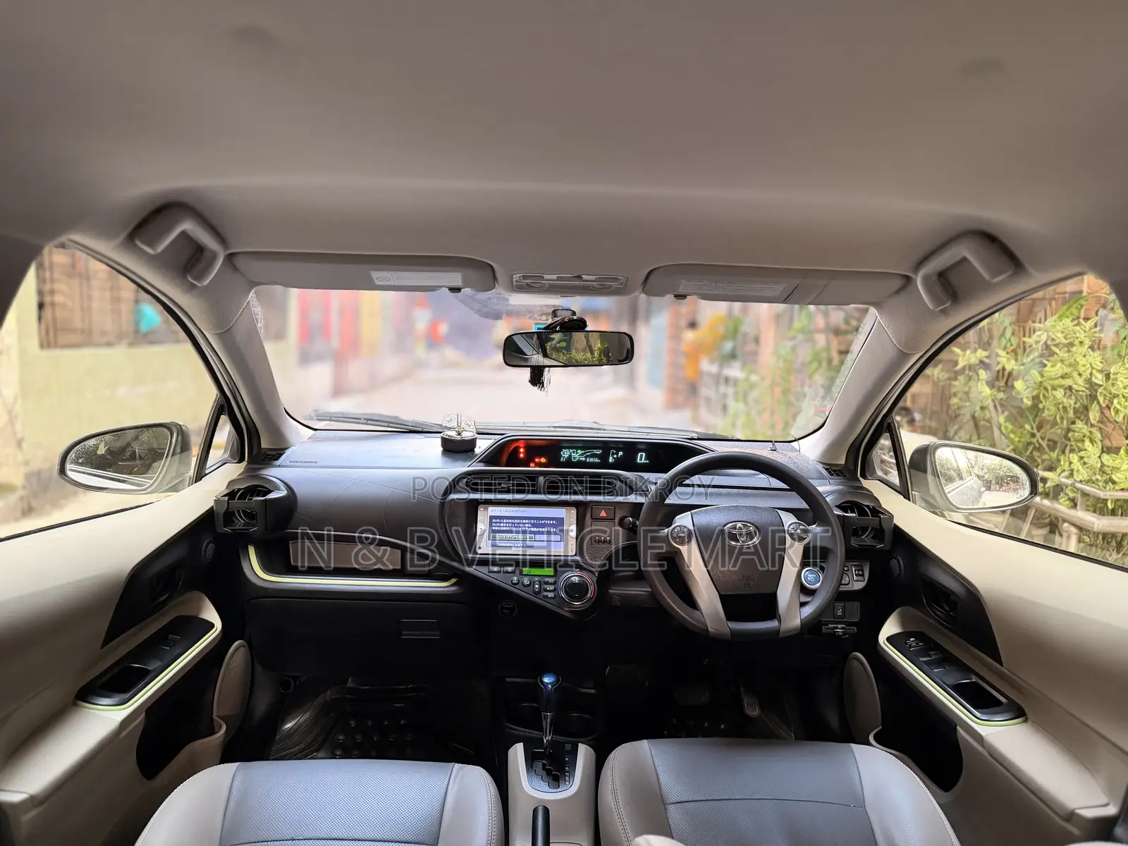 Toyota Aqua G 2014 Pearl