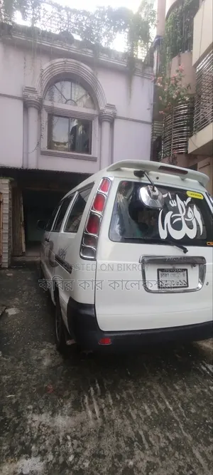 টয়োটা নোয়াহ ২০০৩ হোয়াইট