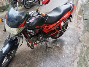 হিরো গ্ল্যামার ২০১৬ লাল