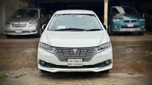টয়োটা প্রিমিও ১.৫ এফডব্লিউডি ২০১৭ পার্ল