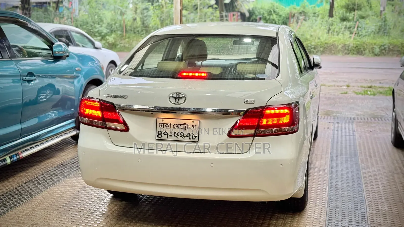 টয়োটা প্রিমিও ১.৫ এফডব্লিউডি ২০১৭ পার্ল