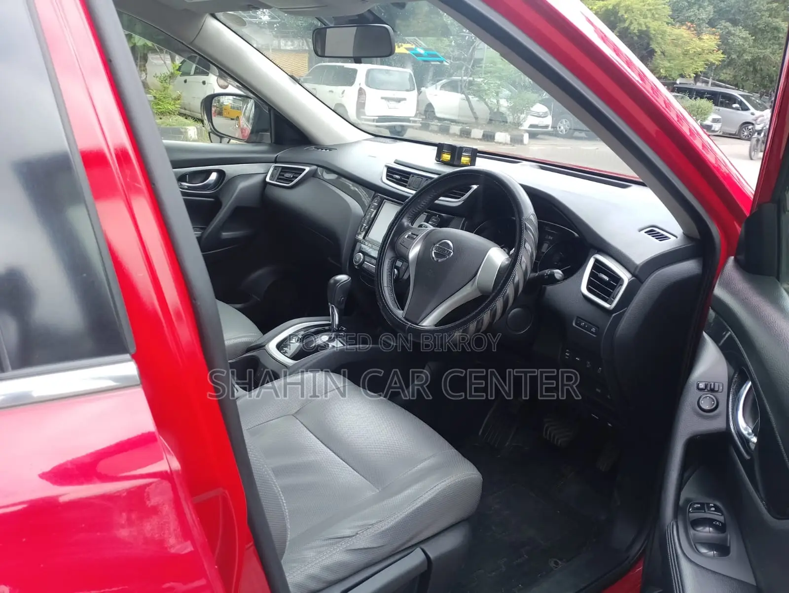 নিসান এক্স-ট্রেইল ২.০ হাইব্রিড এফডব্লিউডি ২০১৬ লাল