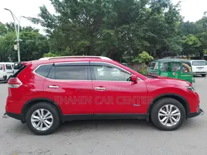 নিসান এক্স-ট্রেইল ২.০ হাইব্রিড এফডব্লিউডি ২০১৬ লাল