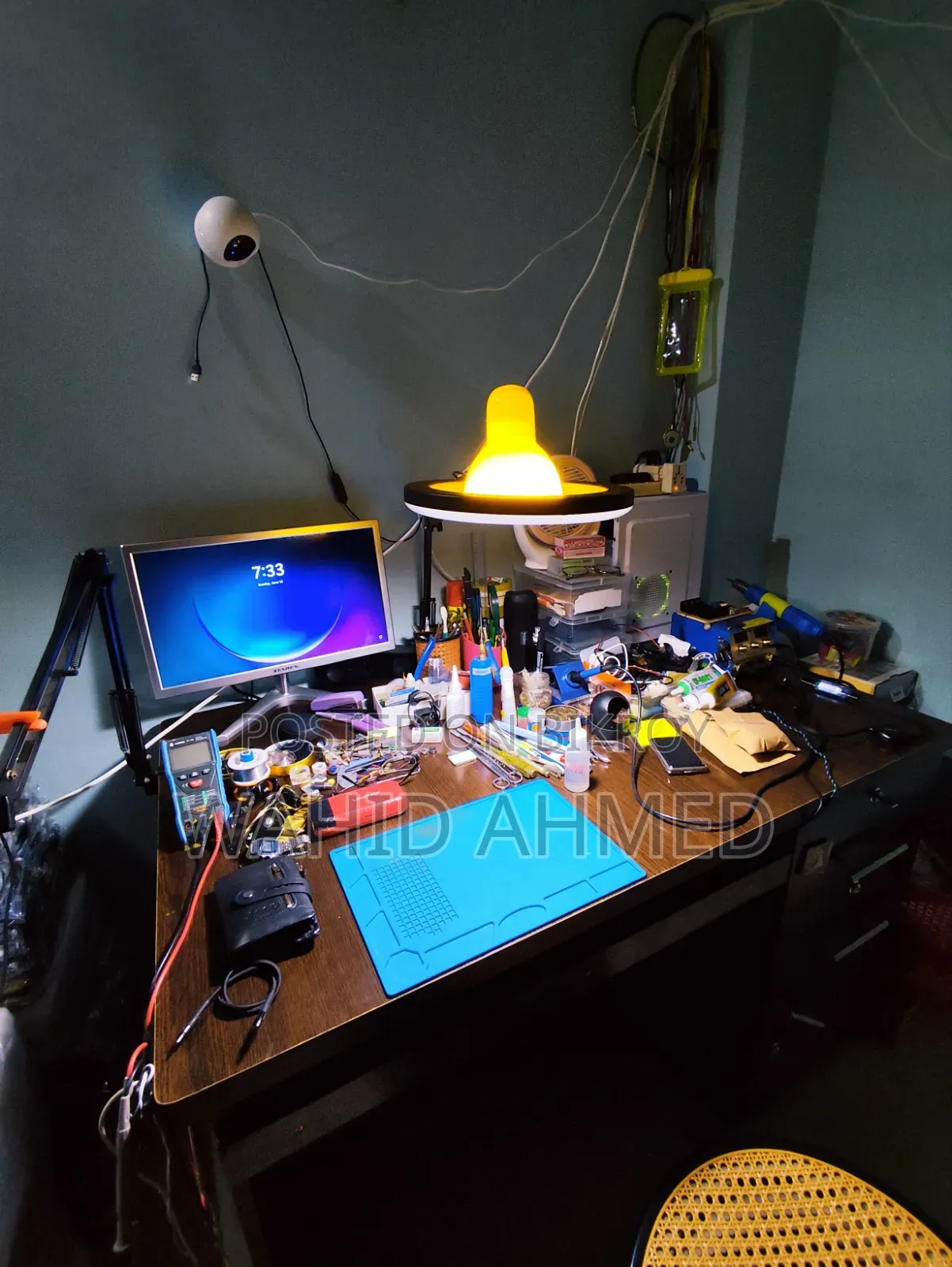 সকল ধরণের গেজেট আইটেম রিপেয়ার করা হয় Raihan's Repairing Station - এ