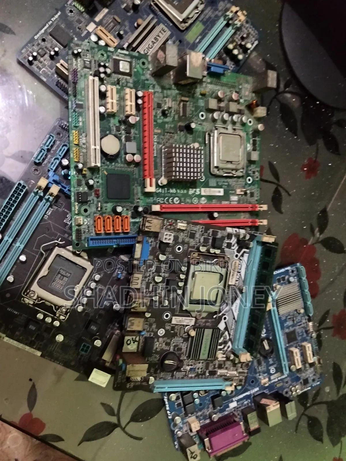 Desktop Computer Gigabyte 4GB SSD 128GB