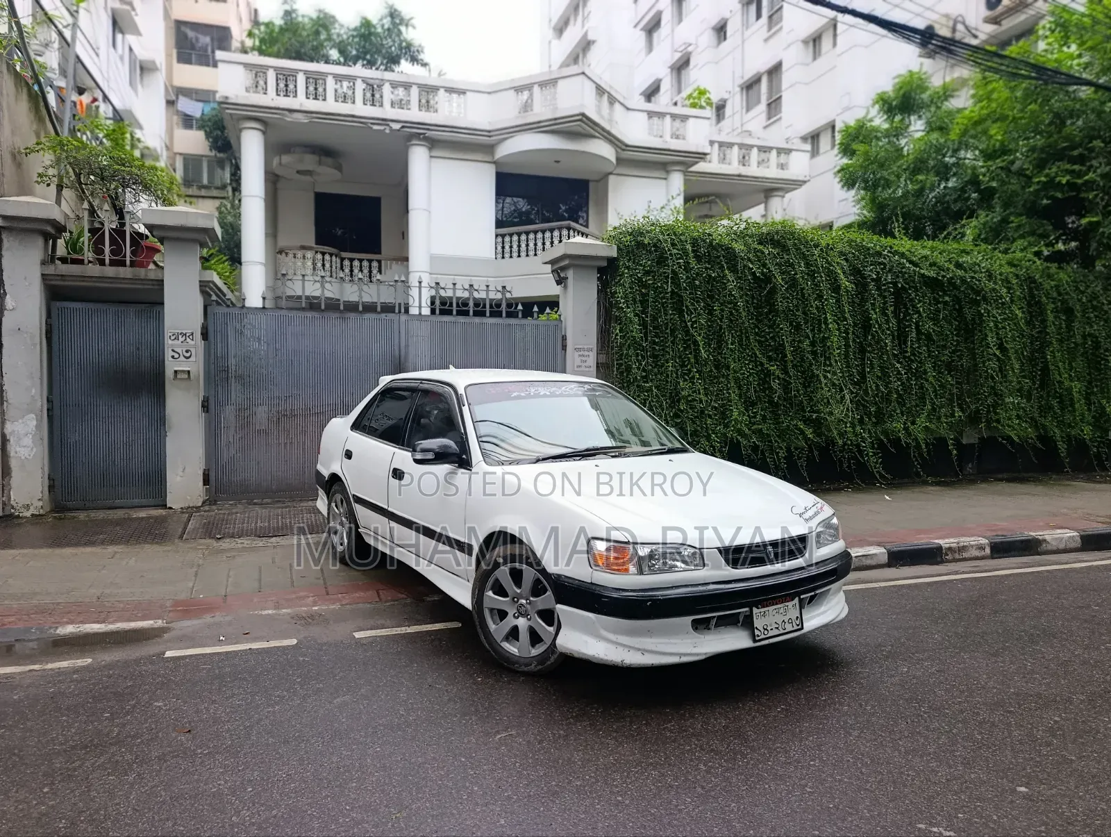 Toyota Corolla 1996 White