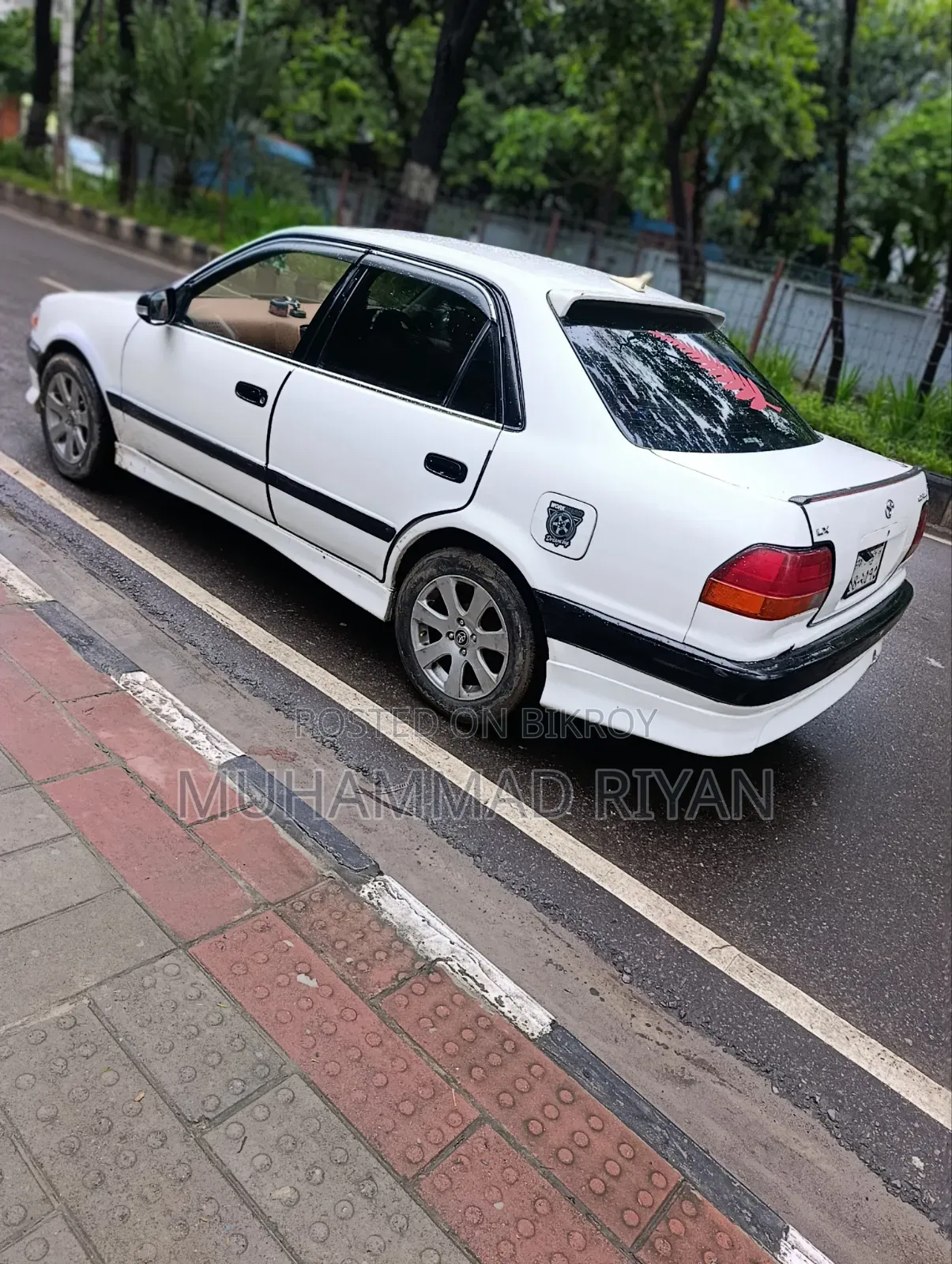 Toyota Corolla 1996 White