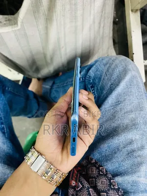 রিয়েলমি ১০ প্রো+ ১২৮ জিবি ব্লু